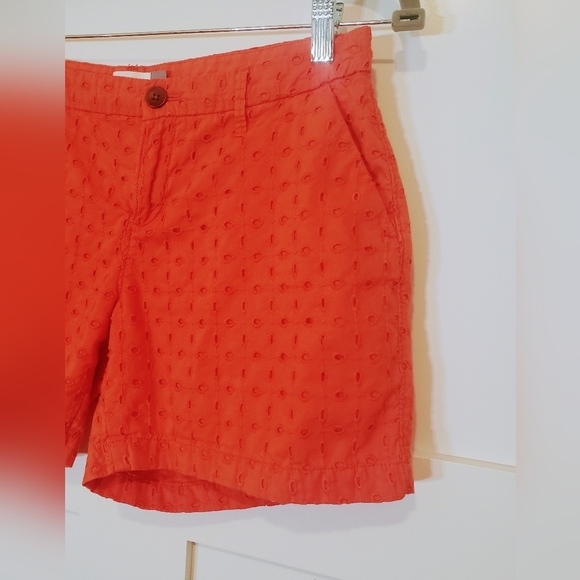 Old Navy Cotton Eyelet Shorts Mid-Rise Hot Tamale Color Size 2 EUC - Picture 8 of 9